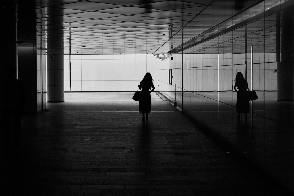 HIGH CONTRAST – 06